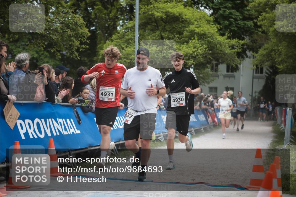 09.05.2026 - Störlauf H.Heesch http://msf.ph/oto/9684693 09.05.2026 18:53:53 Ziel 4931, 37, 4930, 4448 meine-sportfotos.de