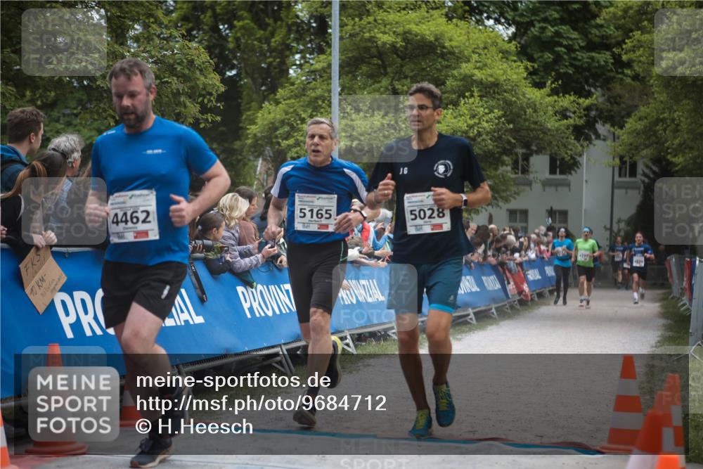 09.05.2026 - Störlauf H.Heesch http://msf.ph/oto/9684712 09.05.2026 18:54:04 Ziel 4462, 5165, 5028 meine-sportfotos.de