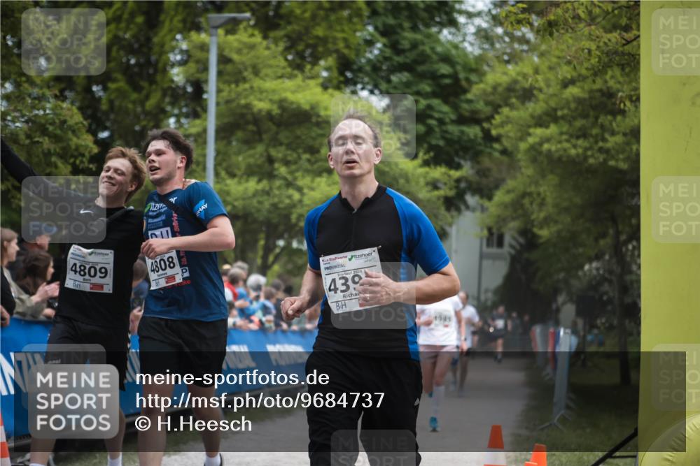 09.05.2026 - Störlauf H.Heesch http://msf.ph/oto/9684737 09.05.2026 18:54:26 Ziel 4809, 4808, 2026, 439, 1985 meine-sportfotos.de