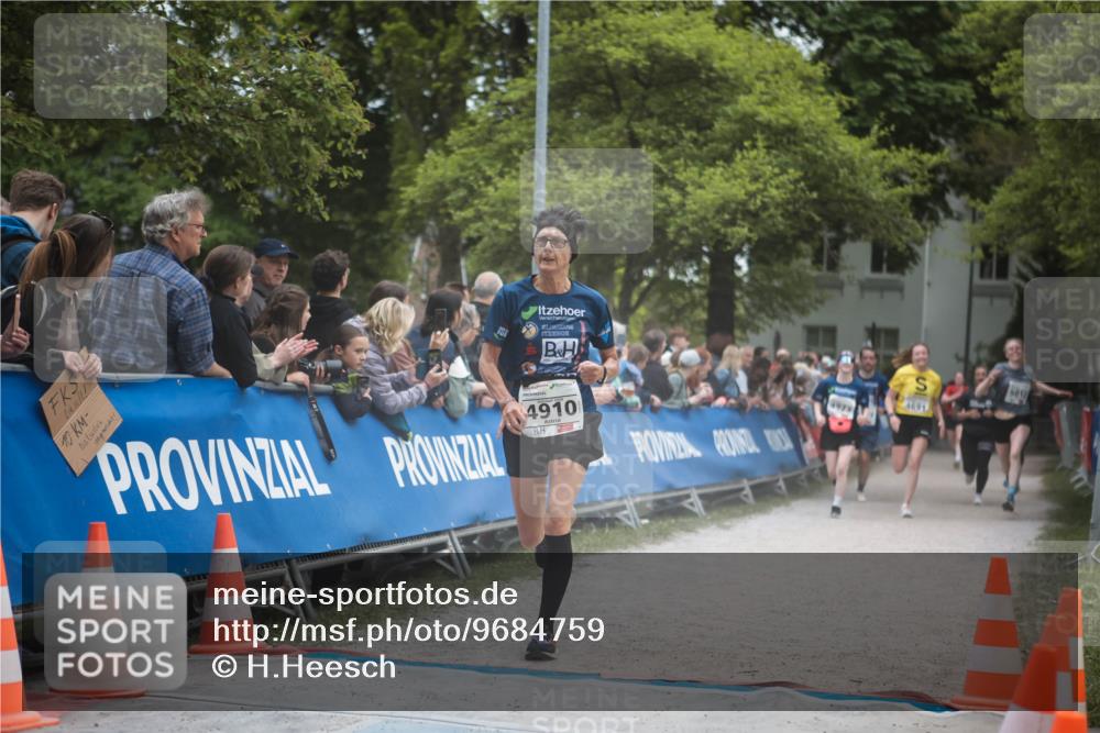 09.05.2026 - Störlauf H.Heesch http://msf.ph/oto/9684759 09.05.2026 18:54:40 Ziel 10, 4910, 65, 4691 meine-sportfotos.de