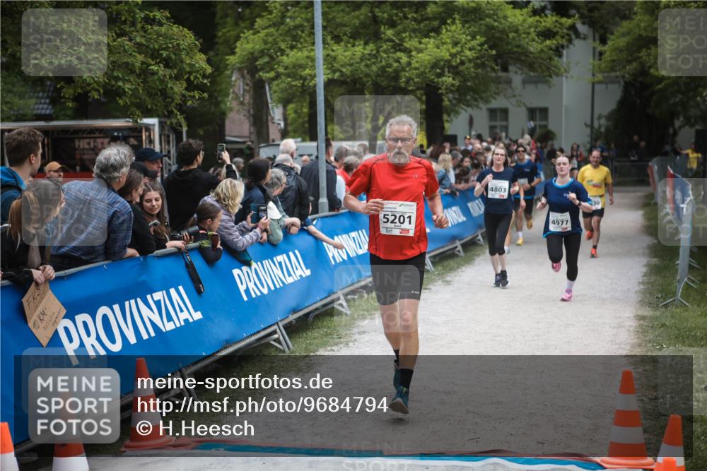 09.05.2026 - Störlauf H.Heesch http://msf.ph/oto/9684794 09.05.2026 18:55:09 Ziel 10, 5201, 4803, 4977 meine-sportfotos.de