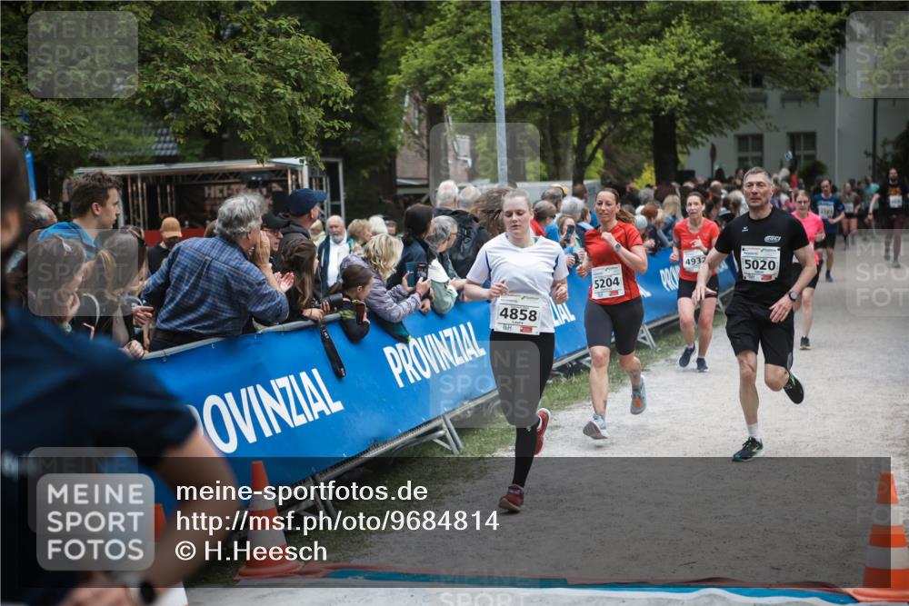 09.05.2026 - Störlauf H.Heesch http://msf.ph/oto/9684814 09.05.2026 18:55:22 Ziel 4858, 5204, 4937, 5020 meine-sportfotos.de