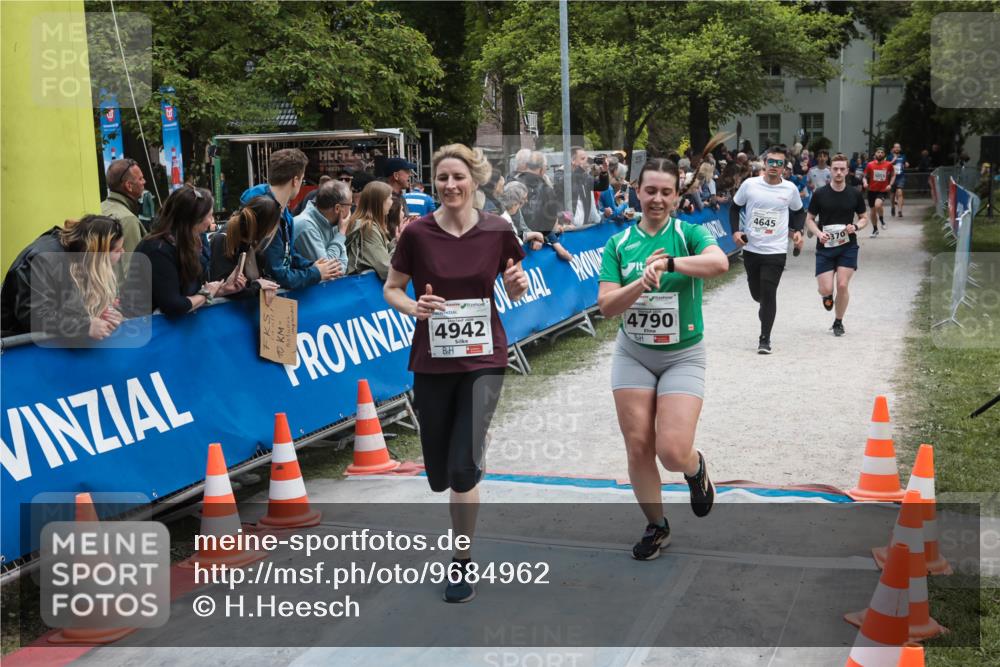 09.05.2026 - Störlauf H.Heesch http://msf.ph/oto/9684962 09.05.2026 18:57:23 Ziel 4942, 4790, 4645, 370 meine-sportfotos.de