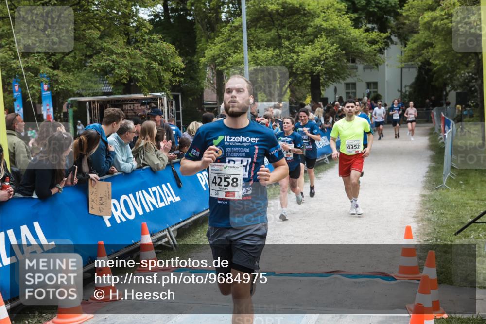 09.05.2026 - Störlauf H.Heesch http://msf.ph/oto/9684975 09.05.2026 18:57:32 Ziel 10, 4258, 4352 meine-sportfotos.de