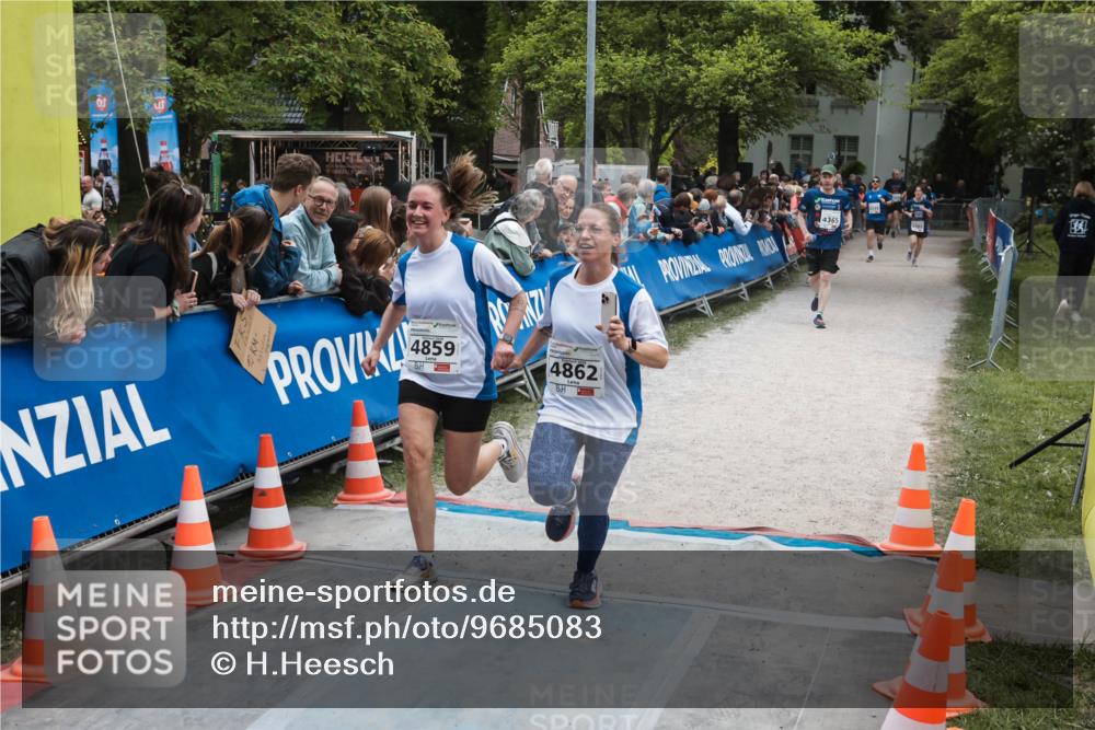 09.05.2026 - Störlauf H.Heesch http://msf.ph/oto/9685083 09.05.2026 18:58:44 Ziel 4859, 4862, 4365 meine-sportfotos.de