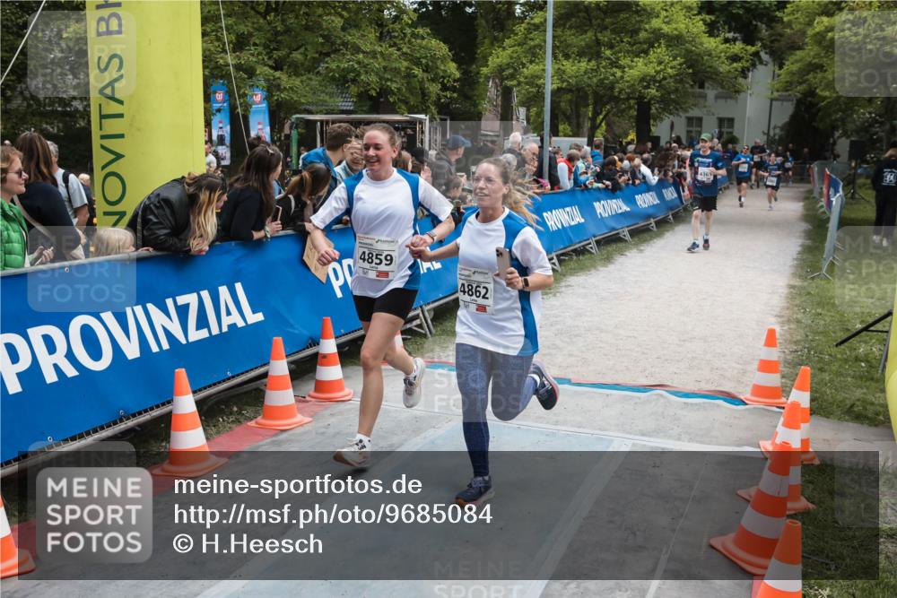 09.05.2026 - Störlauf H.Heesch http://msf.ph/oto/9685084 09.05.2026 18:58:44 Ziel 4859, 4862, 4365 meine-sportfotos.de