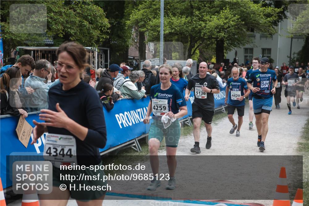 09.05.2026 - Störlauf H.Heesch http://msf.ph/oto/9685123 09.05.2026 18:59:12 Ziel 4522, 4344, 4259, 59, 5136, 4420 meine-sportfotos.de