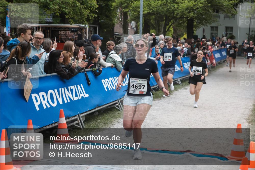 09.05.2026 - Störlauf H.Heesch http://msf.ph/oto/9685147 09.05.2026 18:59:28 Ziel 4697, 4299, 4284 meine-sportfotos.de
