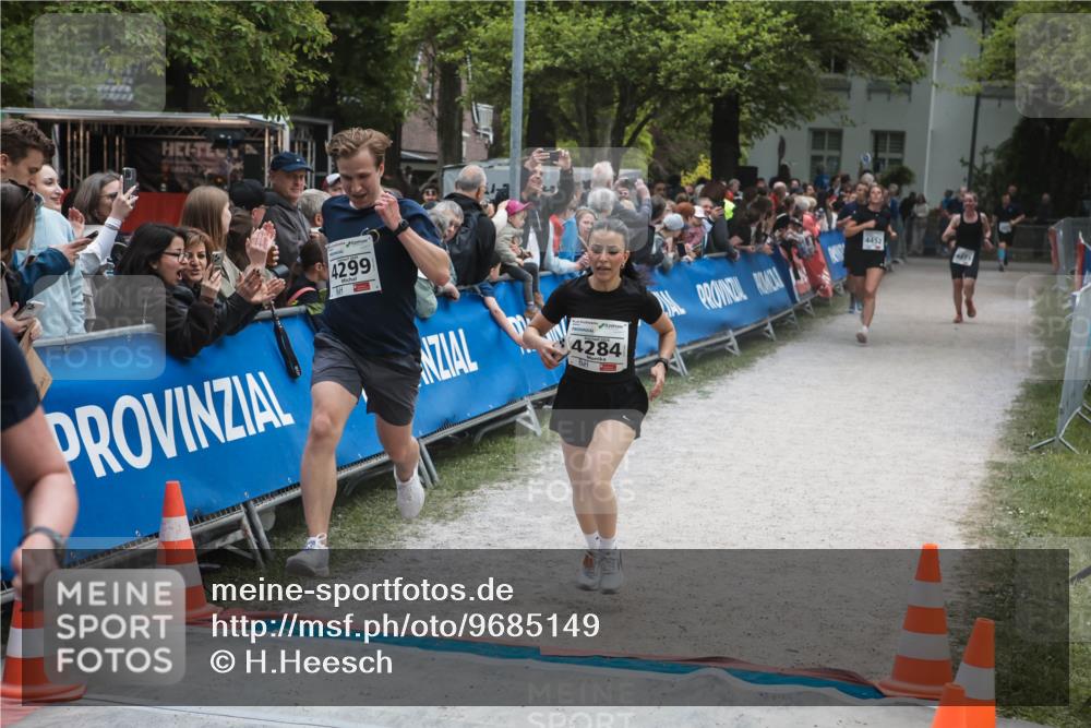 09.05.2026 - Störlauf H.Heesch http://msf.ph/oto/9685149 09.05.2026 18:59:29 Ziel 22, 04824, 4299, 4284, 4452 meine-sportfotos.de