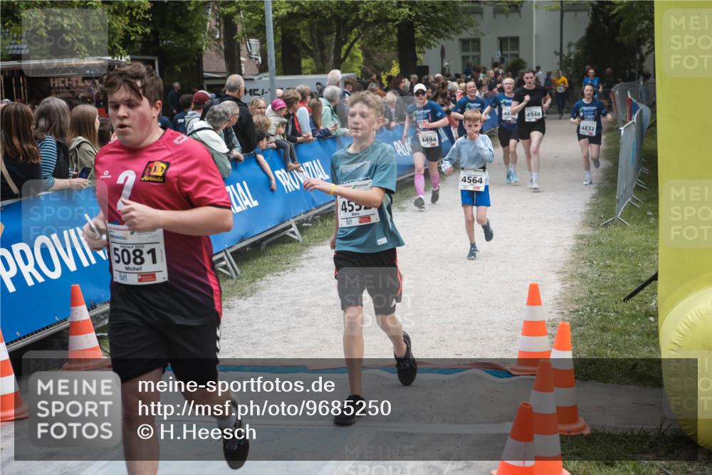 09.05.2026 - Störlauf H.Heesch http://msf.ph/oto/9685250 09.05.2026 19:00:45 Ziel 2026, 5081, 455, 4494, 4564, 464, 4948, 4832 meine-sportfotos.de