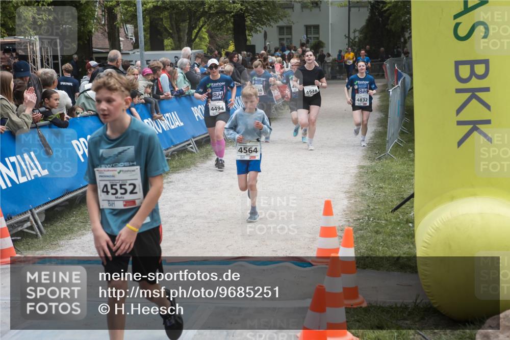 09.05.2026 - Störlauf H.Heesch http://msf.ph/oto/9685251 09.05.2026 19:00:46 Ziel 4552, 40, 4948, 4494, 4832, 4564 meine-sportfotos.de