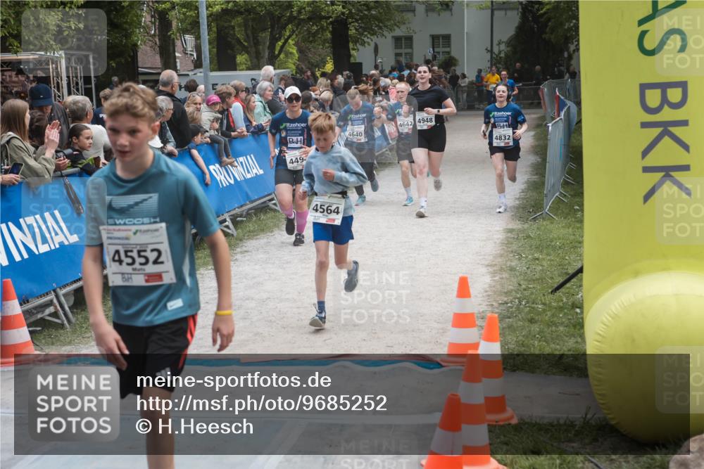 09.05.2026 - Störlauf H.Heesch http://msf.ph/oto/9685252 09.05.2026 19:00:47 Ziel 4552, 4642, 4948, 4640, 449, 4564, 4832 meine-sportfotos.de