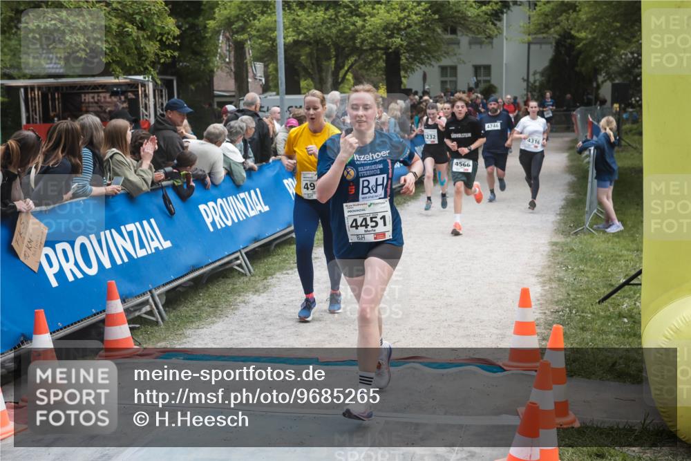 09.05.2026 - Störlauf H.Heesch http://msf.ph/oto/9685265 09.05.2026 19:00:59 Ziel 49, 4451, 232, 4566, 4746, 4316 meine-sportfotos.de