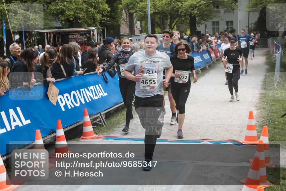 09.05.2026 - Störlauf H.Heesch http://msf.ph/oto/9685347 09.05.2026 19:02:11 Ziel 4655, 072, 4454, 4256 meine-sportfotos.de
