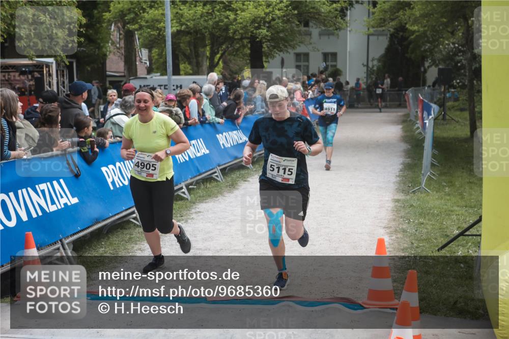 09.05.2026 - Störlauf H.Heesch http://msf.ph/oto/9685360 09.05.2026 19:02:19 Ziel 4905, 5115, 4911 meine-sportfotos.de