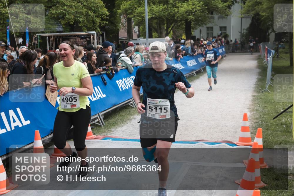 09.05.2026 - Störlauf H.Heesch http://msf.ph/oto/9685364 09.05.2026 19:02:20 Ziel 4905, 5115, 4911 meine-sportfotos.de