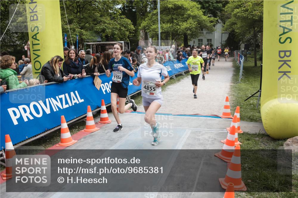 09.05.2026 - Störlauf H.Heesch http://msf.ph/oto/9685381 09.05.2026 19:02:37 Ziel 5104, 4855, 4421 meine-sportfotos.de