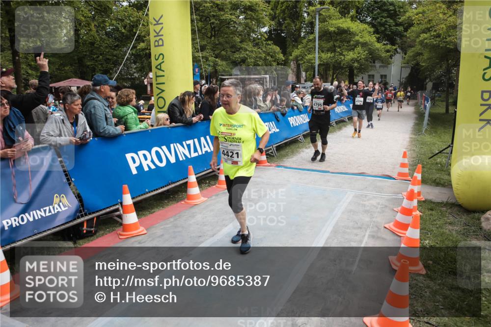09.05.2026 - Störlauf H.Heesch http://msf.ph/oto/9685387 09.05.2026 19:02:39 Ziel 4421, 4795, 4594 meine-sportfotos.de