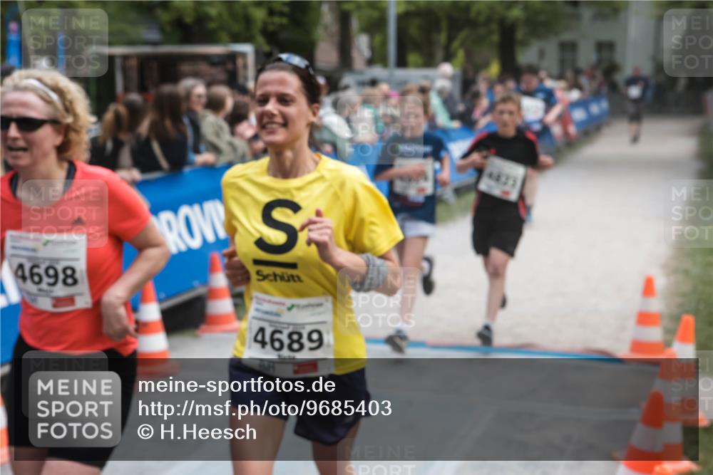 09.05.2026 - Störlauf H.Heesch http://msf.ph/oto/9685403 09.05.2026 19:02:46 Ziel 4698, 4689, 2222 meine-sportfotos.de