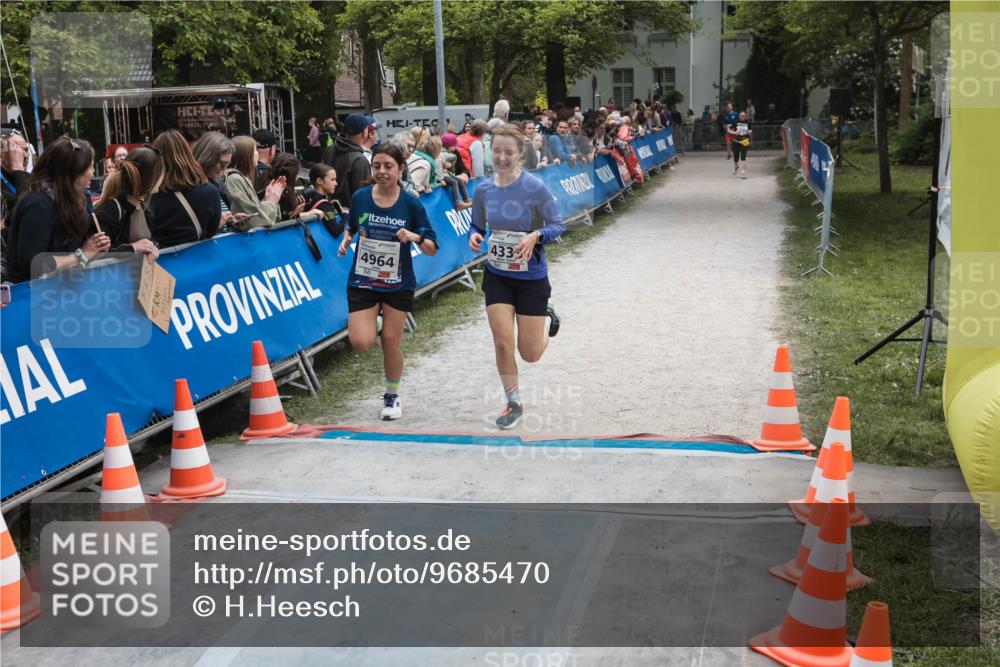 09.05.2026 - Störlauf H.Heesch http://msf.ph/oto/9685470 09.05.2026 19:03:46 Ziel 048219, 433, 4964 meine-sportfotos.de