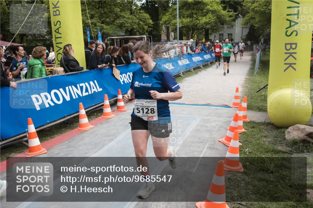 09.05.2026 - Störlauf H.Heesch http://msf.ph/oto/9685547 09.05.2026 19:04:47 Ziel 2026, 5128, 4765 meine-sportfotos.de
