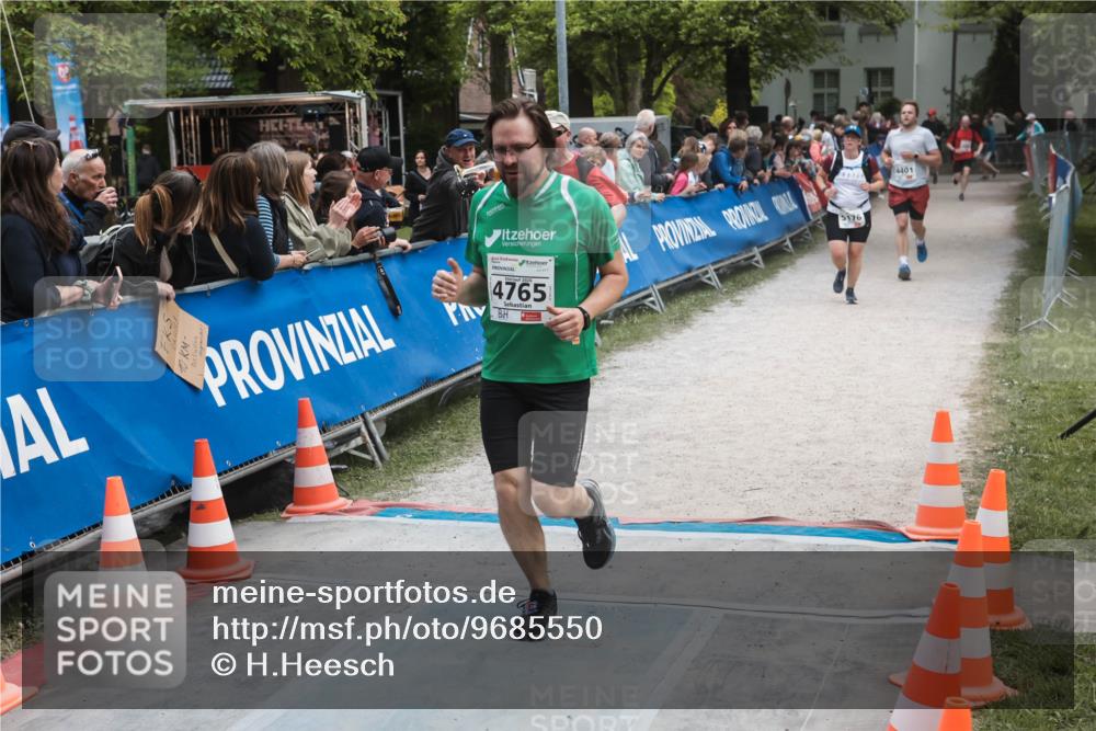 09.05.2026 - Störlauf H.Heesch http://msf.ph/oto/9685550 09.05.2026 19:04:50 Ziel 4765, 5176, 4401 meine-sportfotos.de