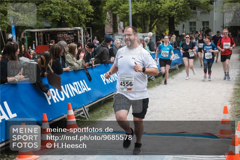 09.05.2026 - Störlauf H.Heesch http://msf.ph/oto/9685578 09.05.2026 19:05:13 Ziel 4556, 4726, 4330, 484, 4682, 4329 meine-sportfotos.de