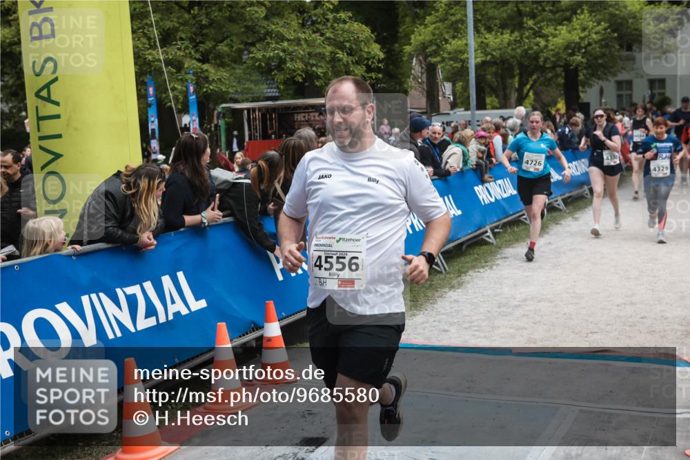 09.05.2026 - Störlauf H.Heesch http://msf.ph/oto/9685580 09.05.2026 19:05:13 Ziel 2026, 4556, 4164, 4726, 4330, 4329 meine-sportfotos.de
