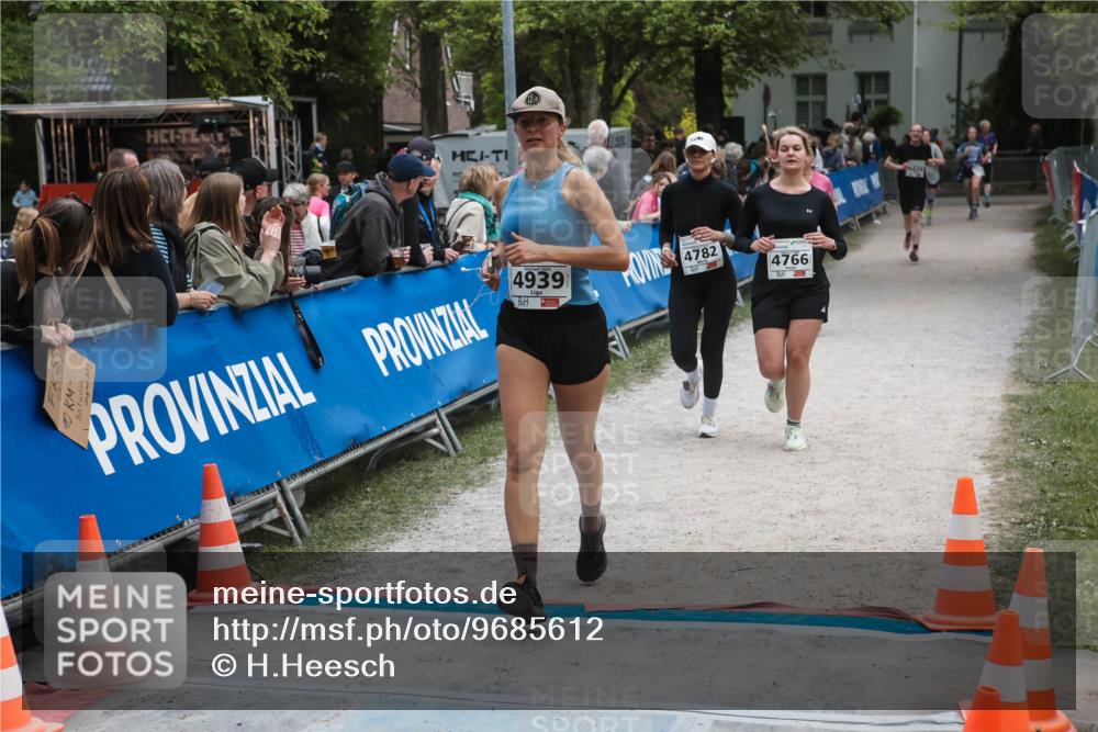09.05.2026 - Störlauf H.Heesch http://msf.ph/oto/9685612 09.05.2026 19:05:35 Ziel 4939, 4782, 4766 meine-sportfotos.de