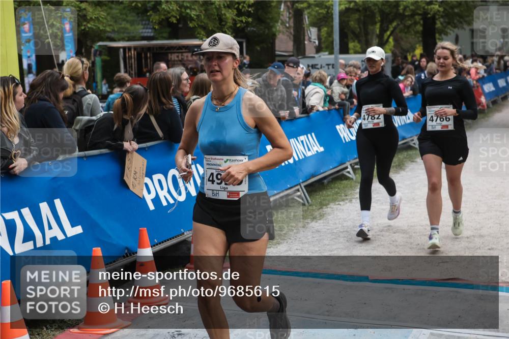 09.05.2026 - Störlauf H.Heesch http://msf.ph/oto/9685615 09.05.2026 19:05:36 Ziel 49, 4782, 4766 meine-sportfotos.de