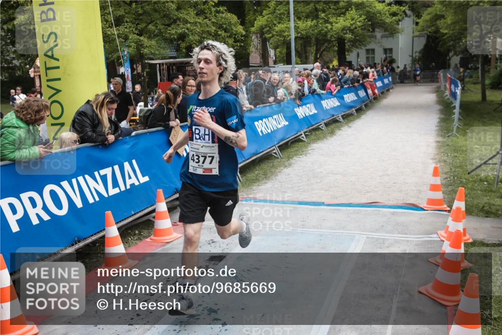 09.05.2026 - Störlauf H.Heesch http://msf.ph/oto/9685669 09.05.2026 19:06:29 Ziel 4377 meine-sportfotos.de