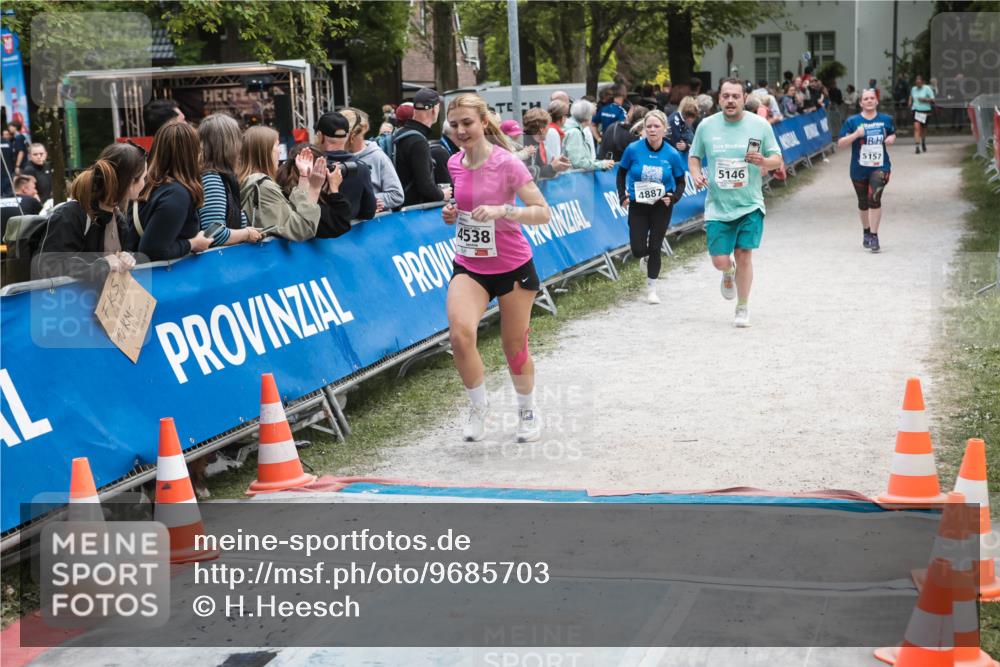 09.05.2026 - Störlauf H.Heesch http://msf.ph/oto/9685703 09.05.2026 19:07:09 Ziel 4887, 5146, 5157 meine-sportfotos.de
