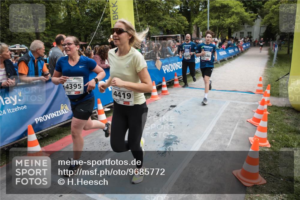 09.05.2026 - Störlauf H.Heesch http://msf.ph/oto/9685772 09.05.2026 19:08:16 Ziel 24, 4395, 2026, 4419, 4945, 4946 meine-sportfotos.de