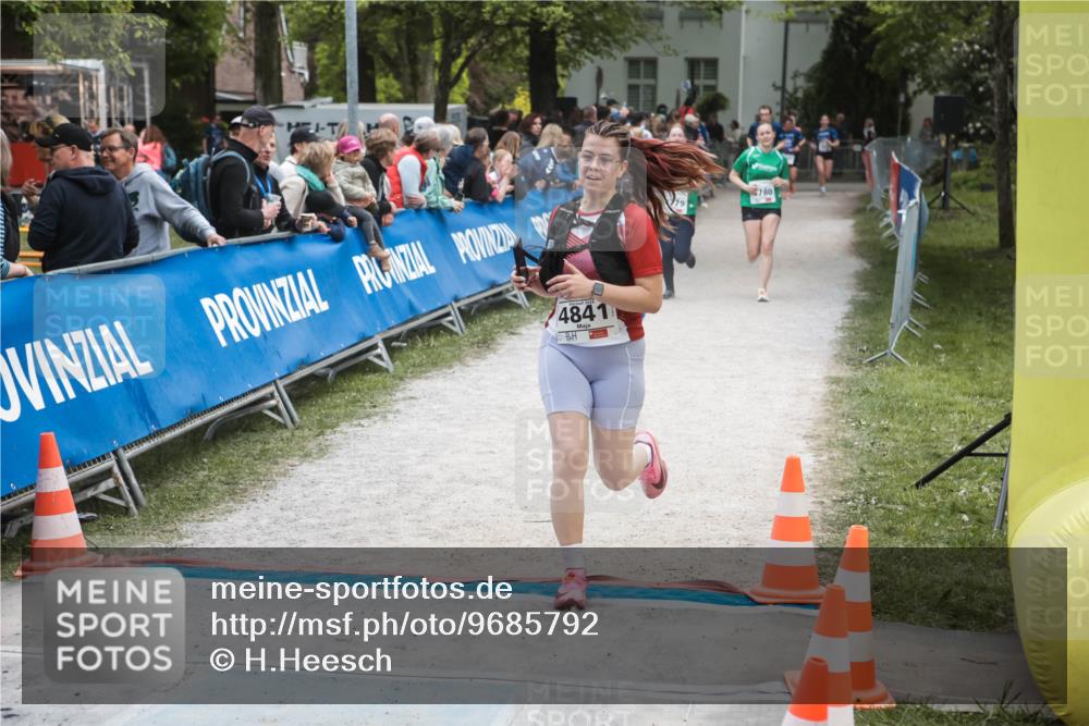 09.05.2026 - Störlauf H.Heesch http://msf.ph/oto/9685792 09.05.2026 19:08:36 Ziel 4841, 780, 7791 meine-sportfotos.de