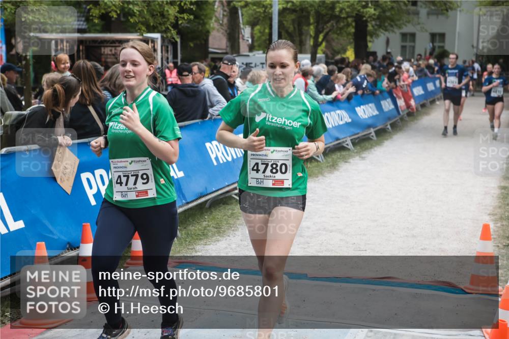 09.05.2026 - Störlauf H.Heesch http://msf.ph/oto/9685801 09.05.2026 19:08:39 Ziel 2026, 4779, 77, 2026, 4780 meine-sportfotos.de