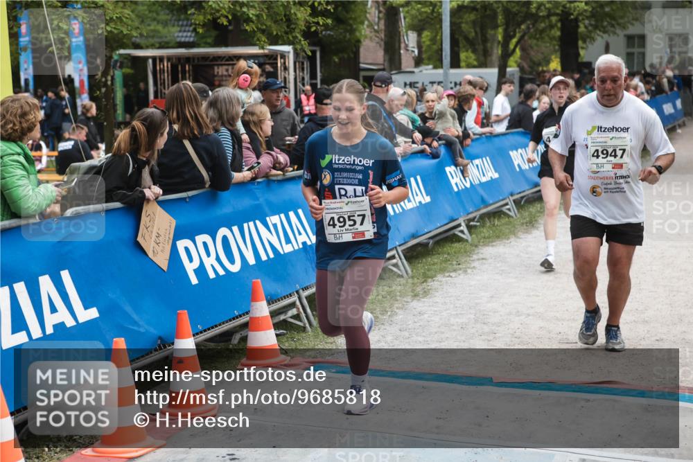 09.05.2026 - Störlauf H.Heesch http://msf.ph/oto/9685818 09.05.2026 19:08:54 Ziel 4957, 21, 4947 meine-sportfotos.de