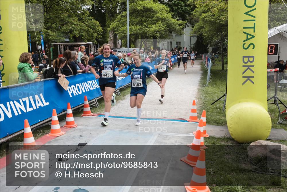 09.05.2026 - Störlauf H.Heesch http://msf.ph/oto/9685843 09.05.2026 19:09:26 Ziel 4455, 5182, 5324 meine-sportfotos.de