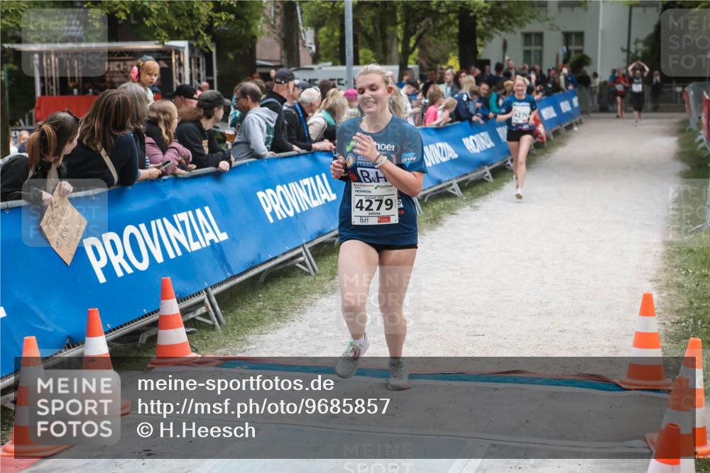 09.05.2026 - Störlauf H.Heesch http://msf.ph/oto/9685857 09.05.2026 19:09:36 Ziel 10, 4279, 4276 meine-sportfotos.de