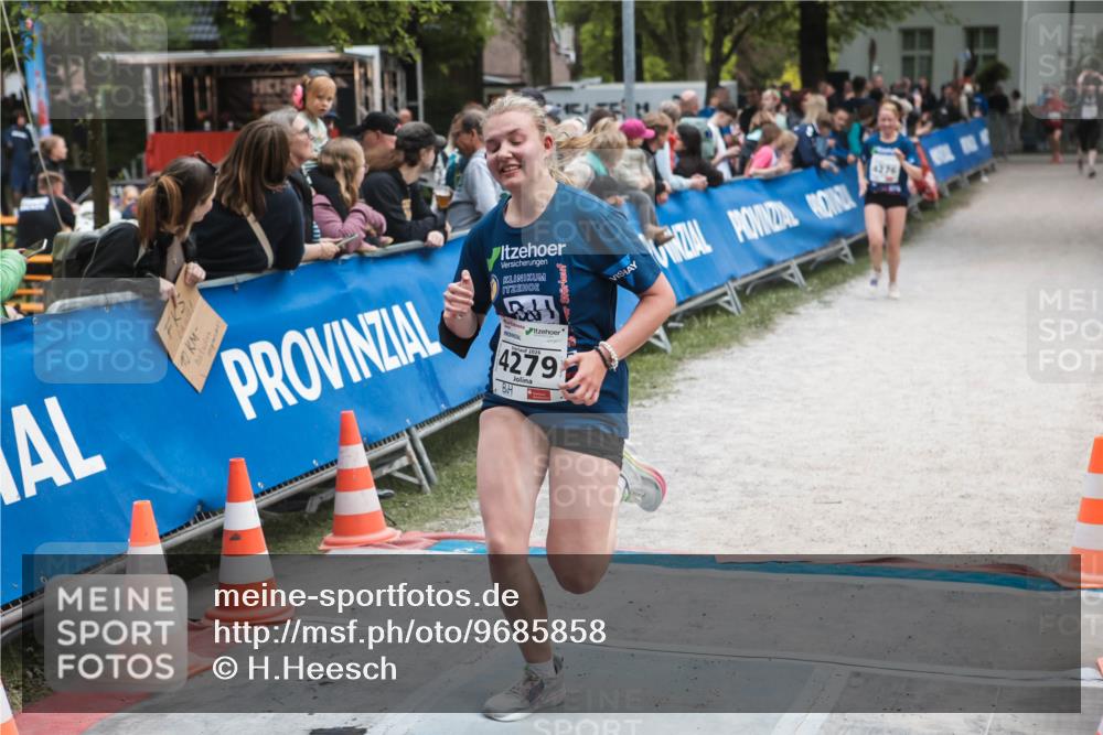 09.05.2026 - Störlauf H.Heesch http://msf.ph/oto/9685858 09.05.2026 19:09:36 Ziel 4279, 4276 meine-sportfotos.de