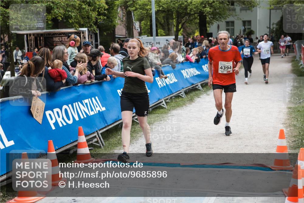 09.05.2026 - Störlauf H.Heesch http://msf.ph/oto/9685896 09.05.2026 19:11:01 Ziel 4394, 4436, 4305 meine-sportfotos.de