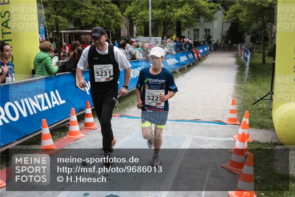 09.05.2026 - Störlauf H.Heesch http://msf.ph/oto/9686013 09.05.2026 19:14:16 Ziel 048219, 5231, 15, 5225 meine-sportfotos.de