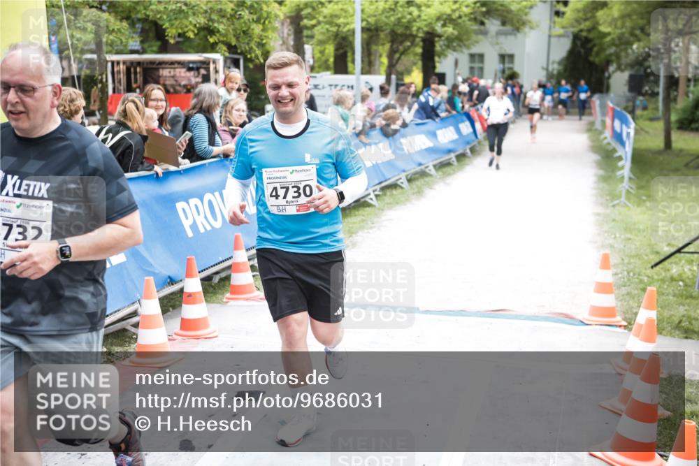 09.05.2026 - Störlauf H.Heesch http://msf.ph/oto/9686031 09.05.2026 19:15:51 Ziel 2026, 732, 2026, 4730 meine-sportfotos.de