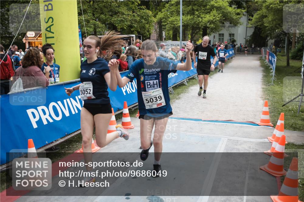 09.05.2026 - Störlauf H.Heesch http://msf.ph/oto/9686049 09.05.2026 19:16:08 Ziel 5052, 5039, 5007 meine-sportfotos.de
