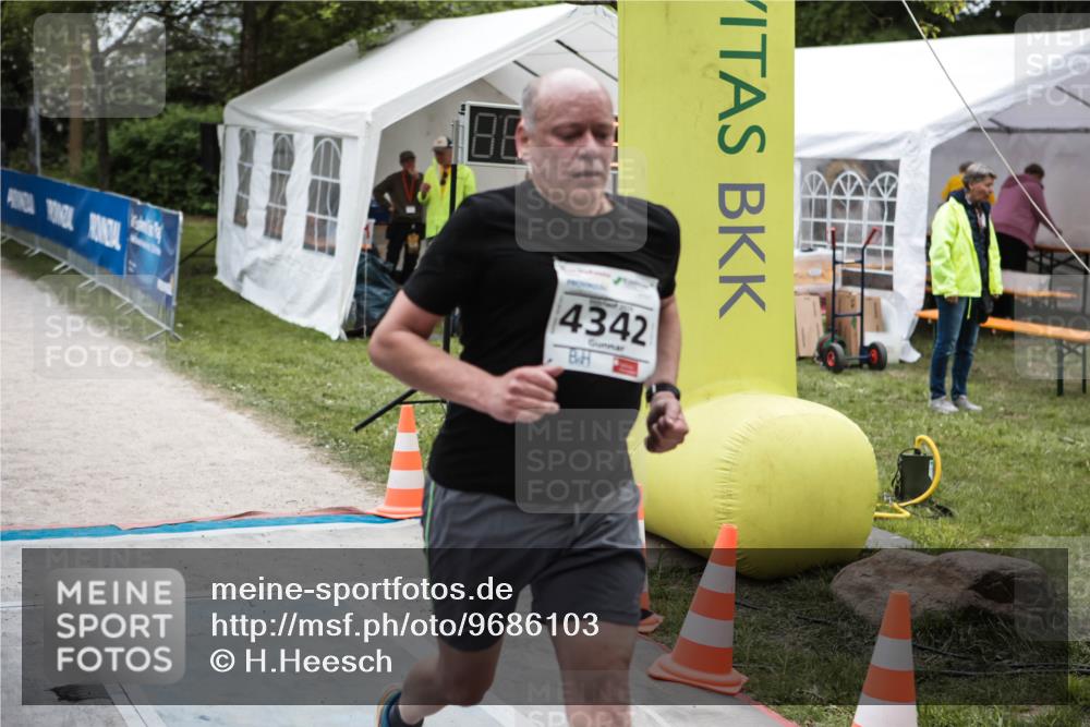 09.05.2026 - Störlauf H.Heesch http://msf.ph/oto/9686103 09.05.2026 19:18:48 Ziel 4342 meine-sportfotos.de