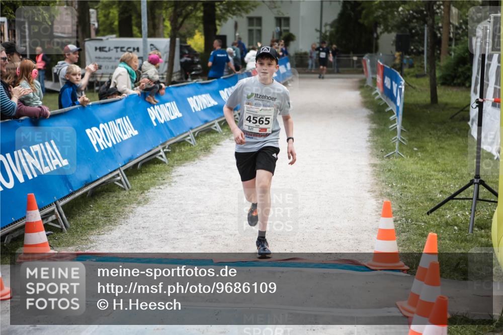 09.05.2026 - Störlauf H.Heesch http://msf.ph/oto/9686109 09.05.2026 19:19:59 Ziel 049, 4565 meine-sportfotos.de
