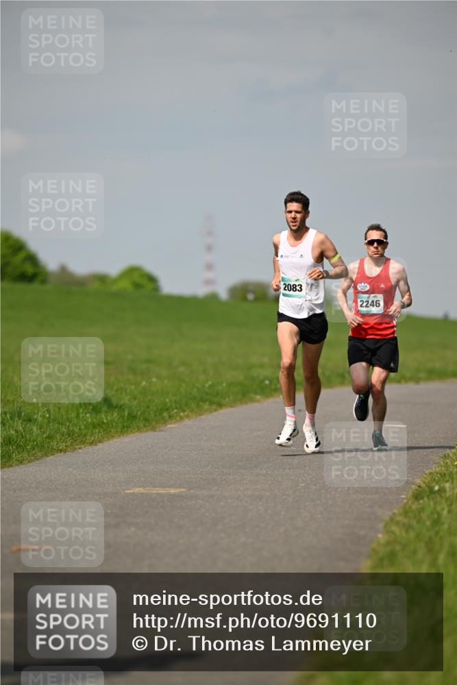 10.05.2026 - 8. Wedeler Halbmarathon Dr. Thomas Lammeyer http://msf.ph/oto/9691110 10.05.2026 11:11:51 Laufen 2083, 2246 meine-sportfotos.de