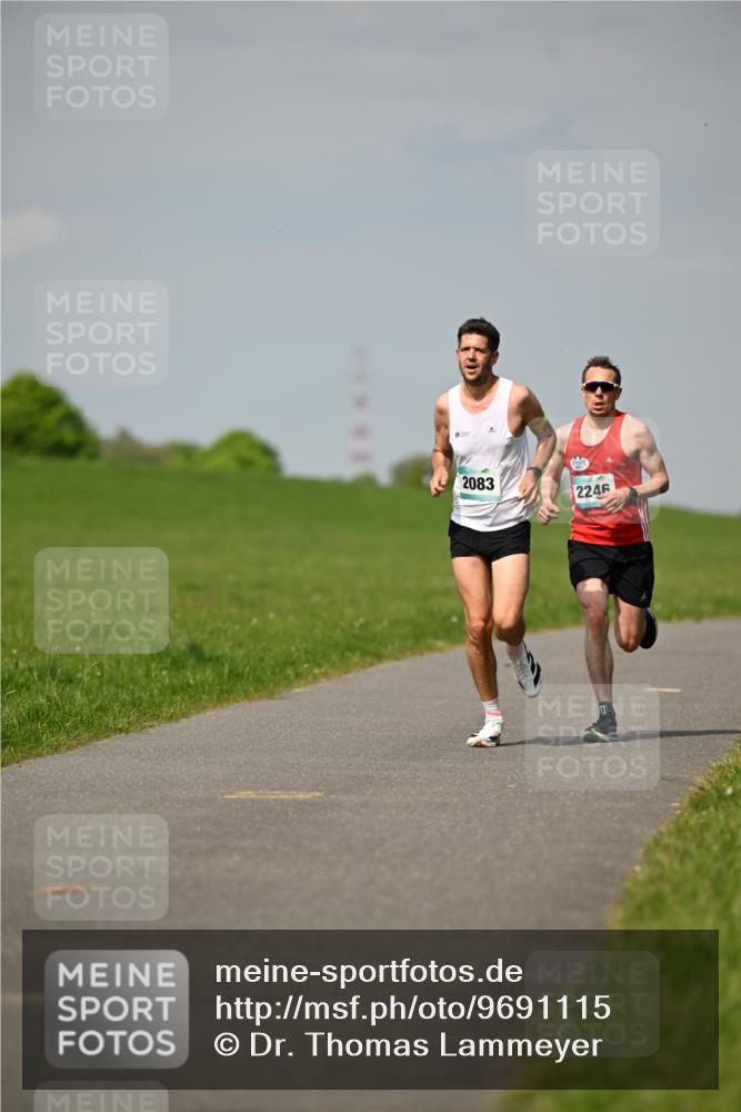 10.05.2026 - 8. Wedeler Halbmarathon Dr. Thomas Lammeyer http://msf.ph/oto/9691115 10.05.2026 11:11:52 Laufen 2083, 2246 meine-sportfotos.de