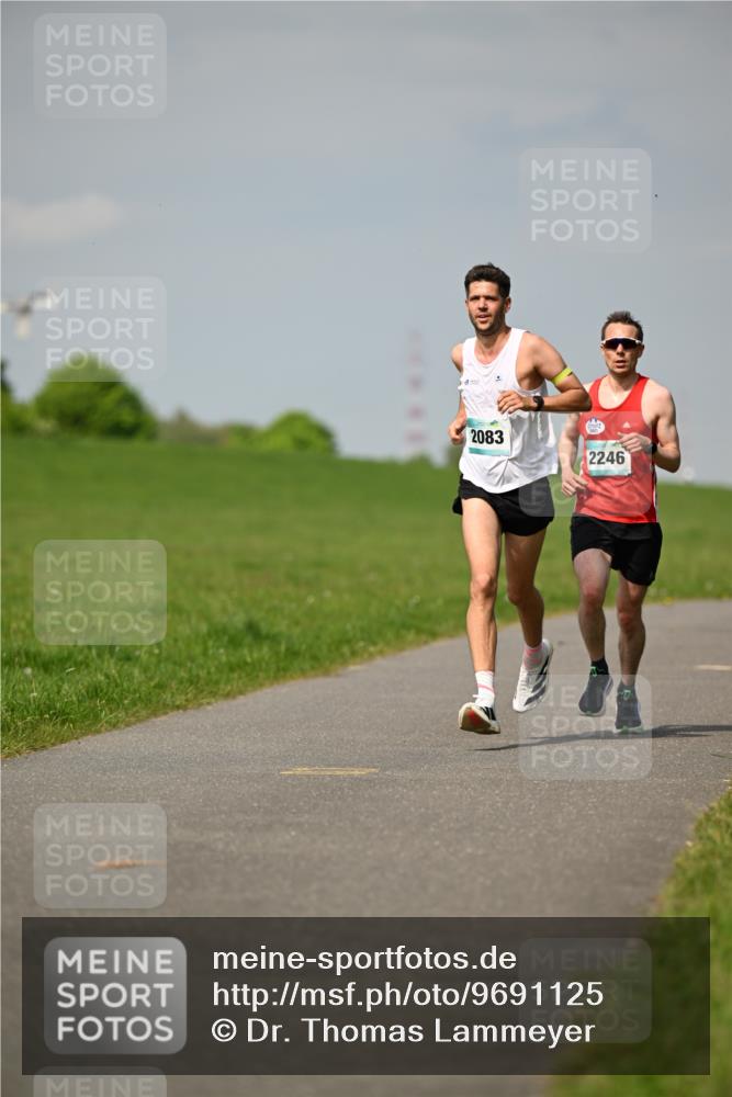 10.05.2026 - 8. Wedeler Halbmarathon Dr. Thomas Lammeyer http://msf.ph/oto/9691125 10.05.2026 11:11:52 Laufen 2083, 2246 meine-sportfotos.de