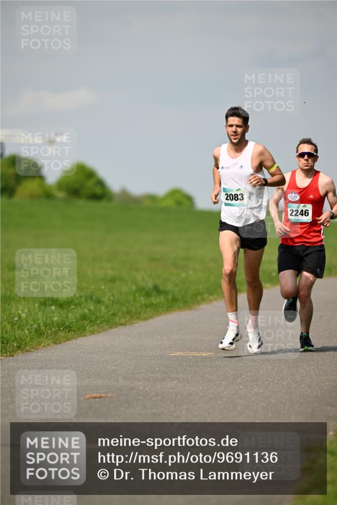 10.05.2026 - 8. Wedeler Halbmarathon Dr. Thomas Lammeyer http://msf.ph/oto/9691136 10.05.2026 11:11:53 Laufen 2083, 2246 meine-sportfotos.de