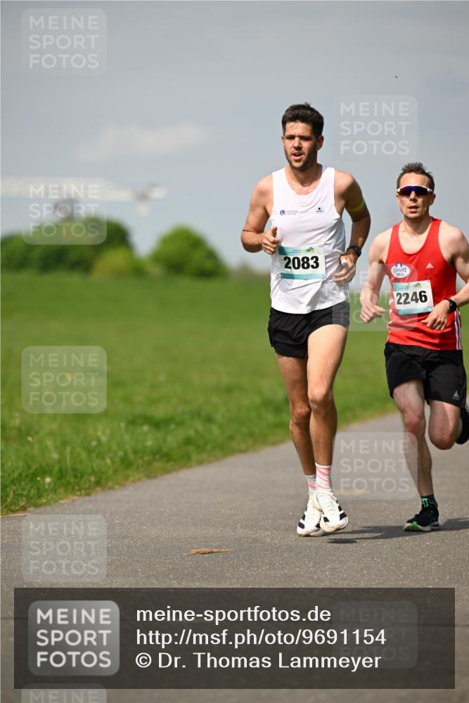 10.05.2026 - 8. Wedeler Halbmarathon Dr. Thomas Lammeyer http://msf.ph/oto/9691154 10.05.2026 11:11:54 Laufen 2083, 2246 meine-sportfotos.de